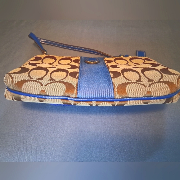 Coach Wristlet with Tag for the Cost of the Tag [Brown & Blue] - Picture 5 of 8